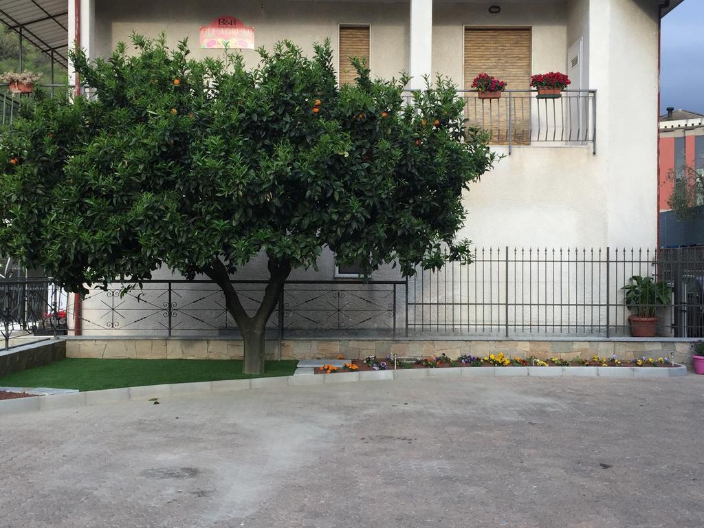 Gli Agrumi Giustenice Bagian luar foto
